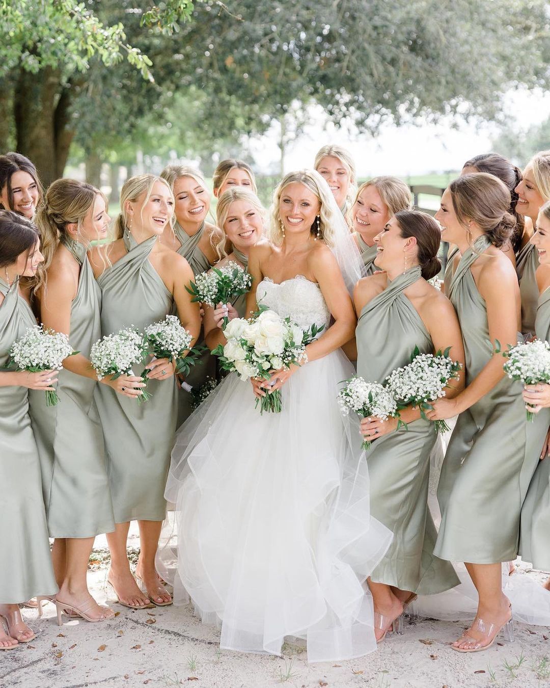 small baby's breath beach wedding bouquet via whitemagnoliabridal