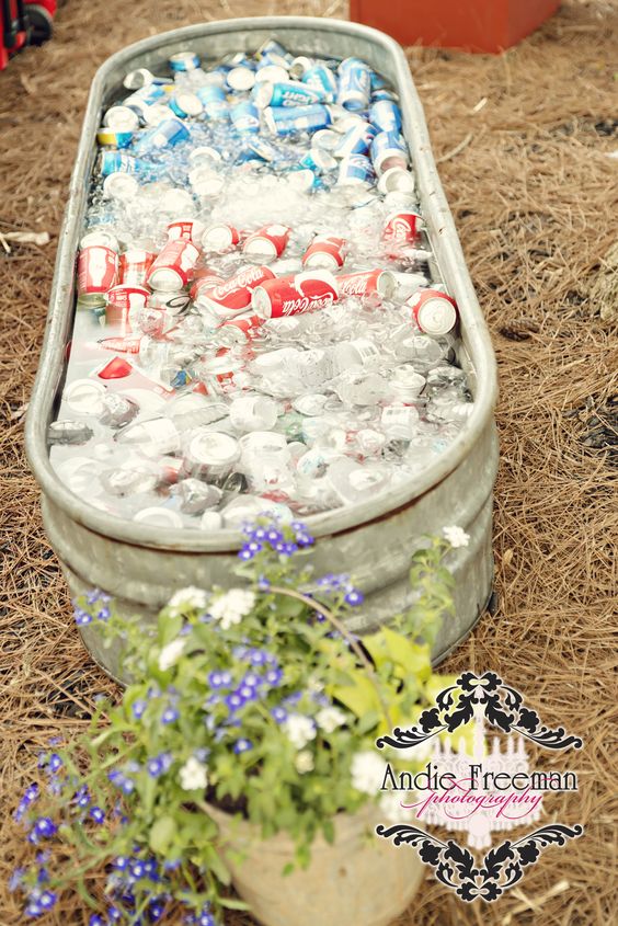 40 Rustic Country Buckets / Tubs Wedding Ideas 16 Shabby Chic Barn Wedding Drink Bar