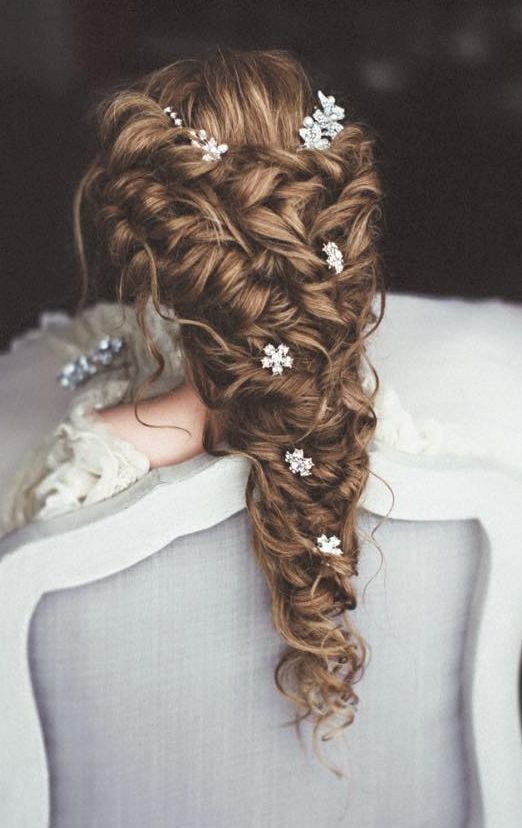 Ulyana Aster Wedding hairstyle idea