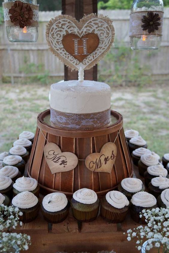 Rustic Cupcake Wedding Party Ideas