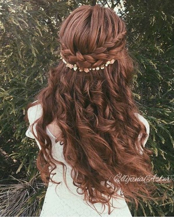 Ulyana Aster Long Bridal Hairstyles for Wedding_11 ❤ See More: http://www.deerpearlflowers.com/long-wedding-hairstyleswe-absolutely-adore/