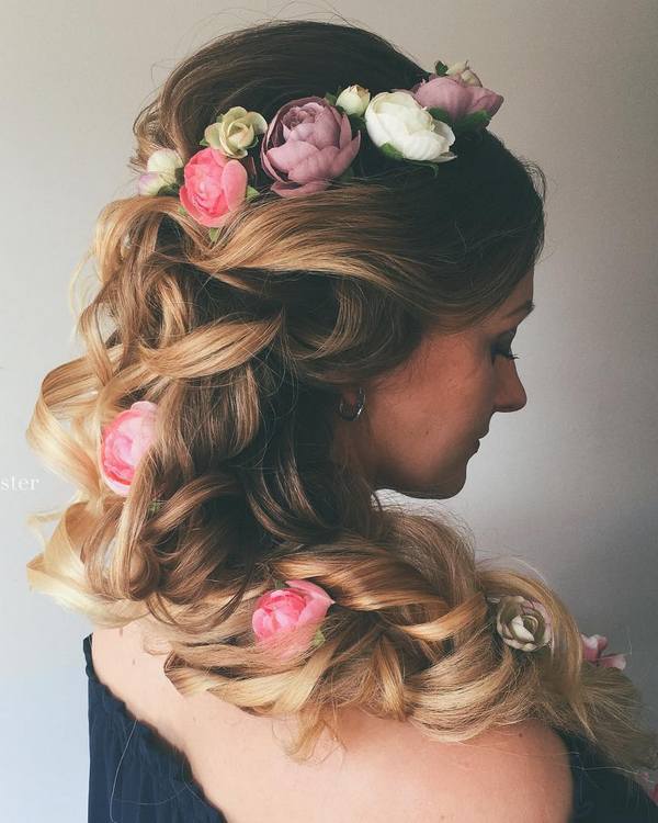 Ulyana Aster Long Bridal Hairstyles for Wedding_13 ❤ See More: http://www.deerpearlflowers.com/long-wedding-hairstyleswe-absolutely-adore/