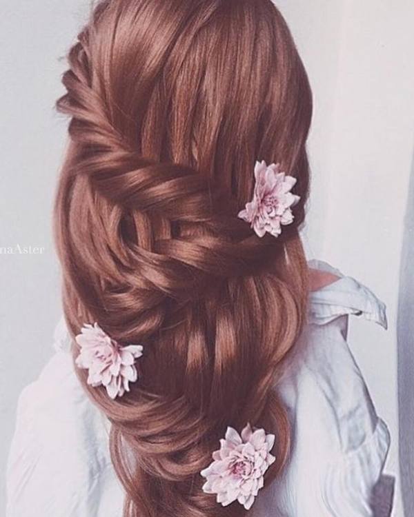 Ulyana Aster Romantic Long Bridal Wedding Hairstyles_02 ❤ See more: http://www.deerpearlflowers.com/romantic-bridal-wedding-hairstyles/2/