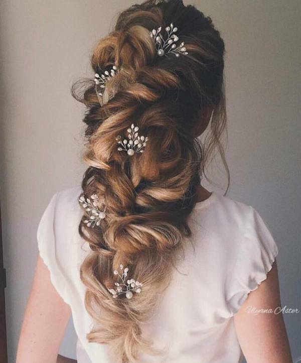 Ulyana Aster Romantic Long Bridal Wedding Hairstyles_03 ❤ See more: http://www.deerpearlflowers.com/romantic-bridal-wedding-hairstyles/2/
