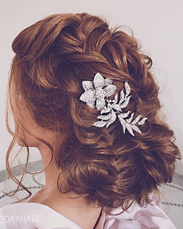 Ulyana Aster Romantic Long Bridal Wedding Hairstyles_12 ❤ See more: http://www.deerpearlflowers.com/romantic-bridal-wedding-hairstyles/2/