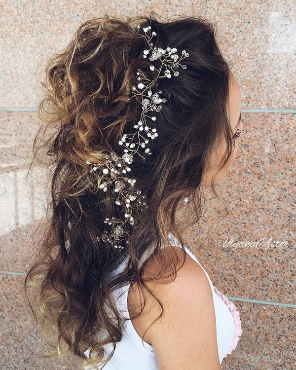 Ulyana Aster Romantic Long Bridal Wedding Hairstyles_18 ❤ See more: http://www.deerpearlflowers.com/romantic-bridal-wedding-hairstyles/