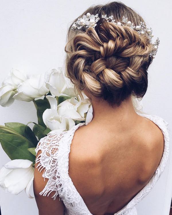 65 New Romantic Long Bridal Wedding Hairstyles to Try 10 Ulyana Aster Romantic Long Bridal Wedding Hairstyles_25 ❤ See more: http://www.deerpearlflowers.com/romantic-bridal-wedding-hairstyles/