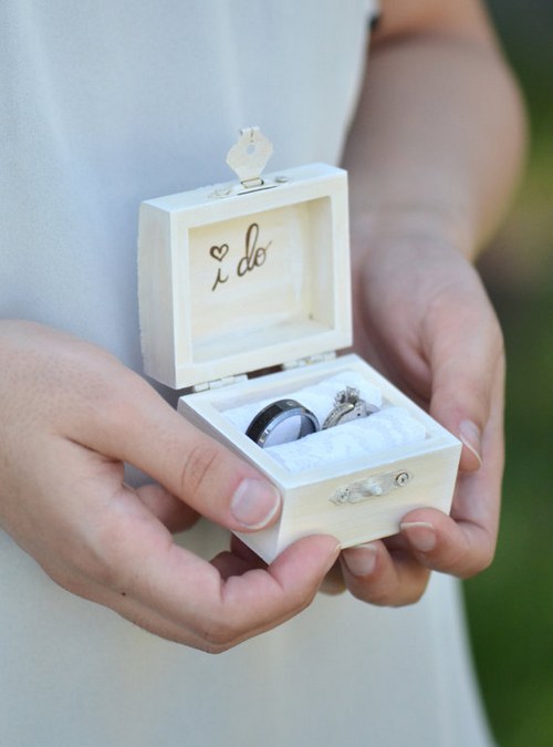 Vintage chic I DO ring bearer box