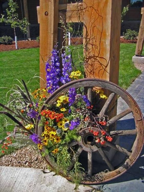 Western wagon wheel arrangement