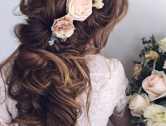 Long wedding hairstyle idea via Ulyana Aster