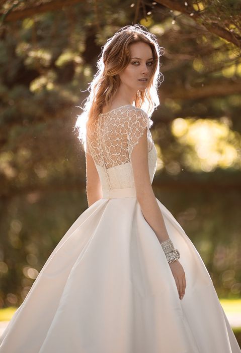 Wedding Dress Inspiration | Deer Pearl Flowers