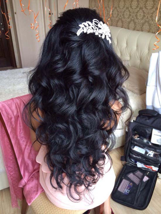 black wavy bridal hairstyle via antonina roman