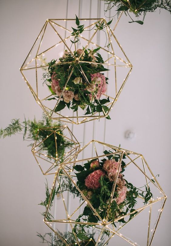 geometric flowers wedding decor