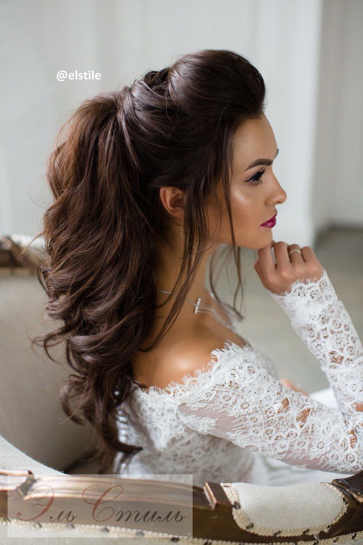 half up half down long bridal hairstyle via Elstile