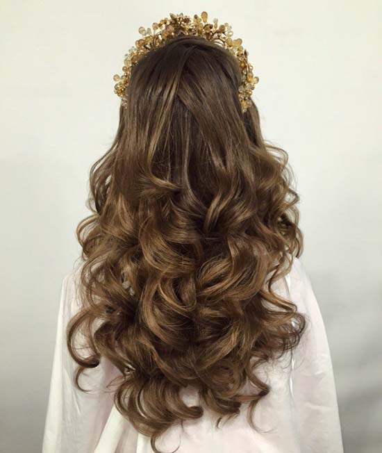 long wavy curly wedding hairstyle with headpiece via antonina roman