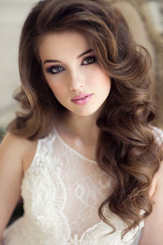 long wavy wedding hairstyle and makeup