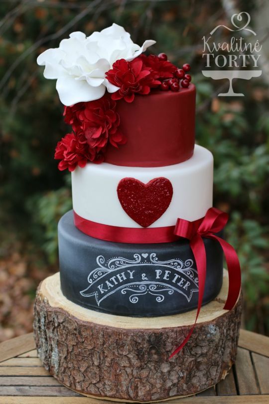 red and chalkboard wedding cake