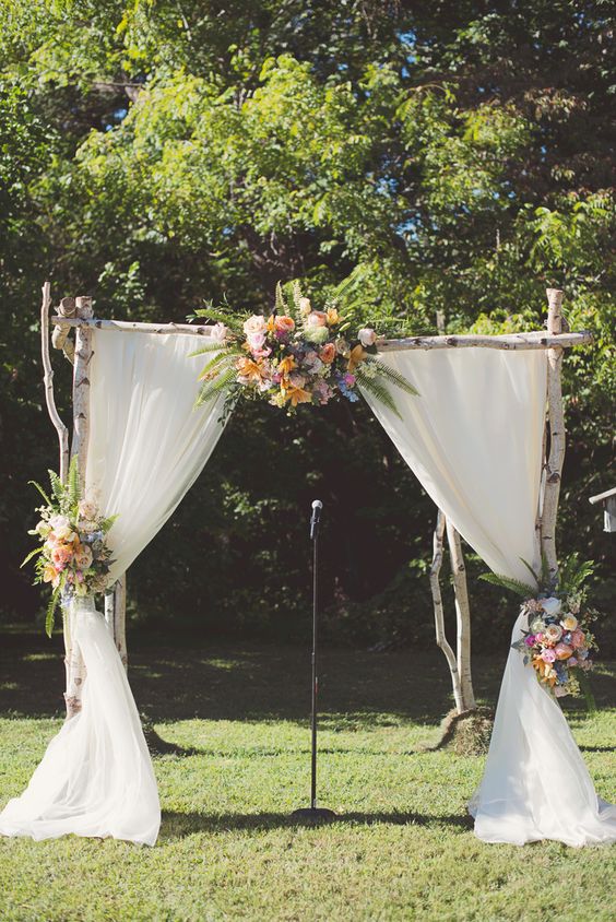 rustic country wedding arch via Maria Mack Photography