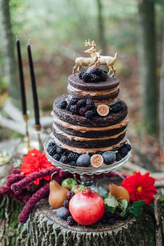 rustic forest wedding cake with berry