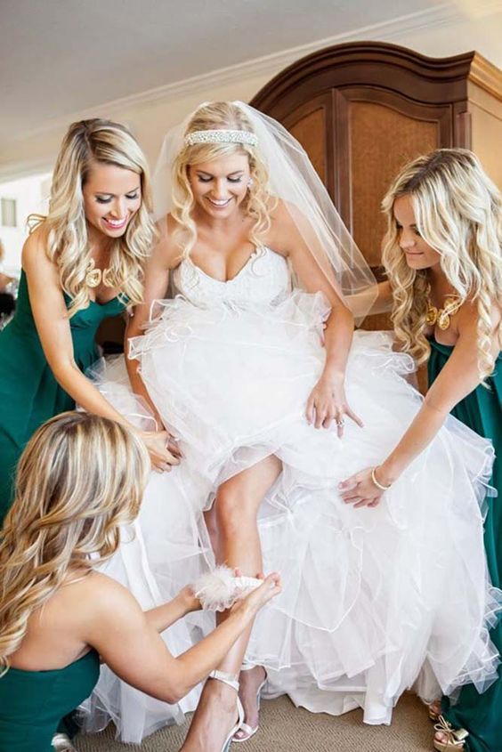 Getting ready wedding photos with your bridesmaids 8