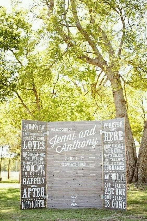 Rustic Wedding Photo Booth Ideas