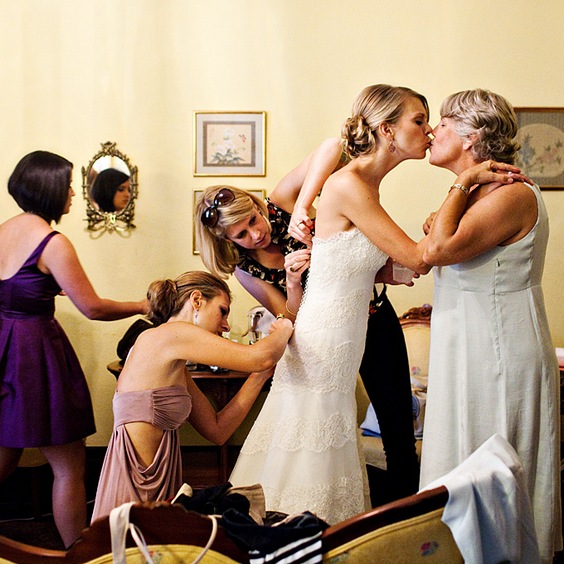 Wedding photos with your mom and grandma 10