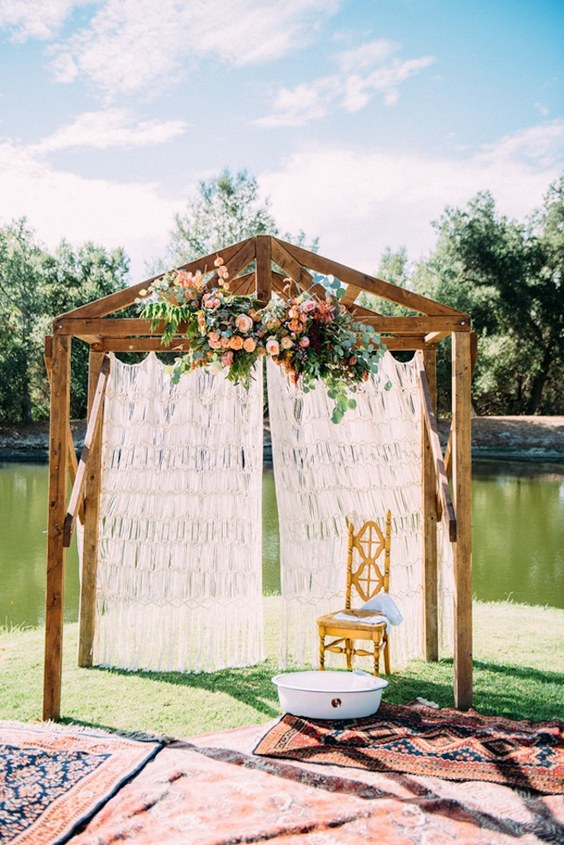 floral inspired treehouse wedding arch