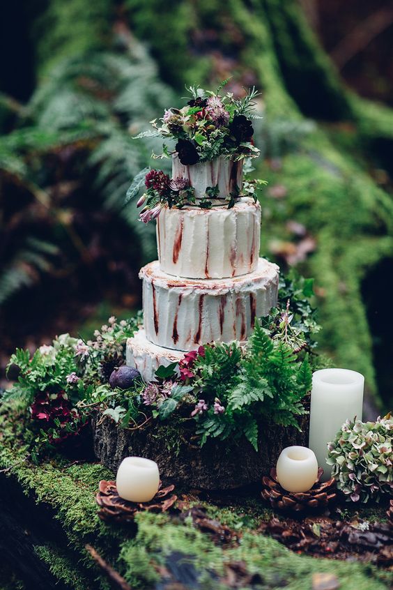 rustic moss wedding cake