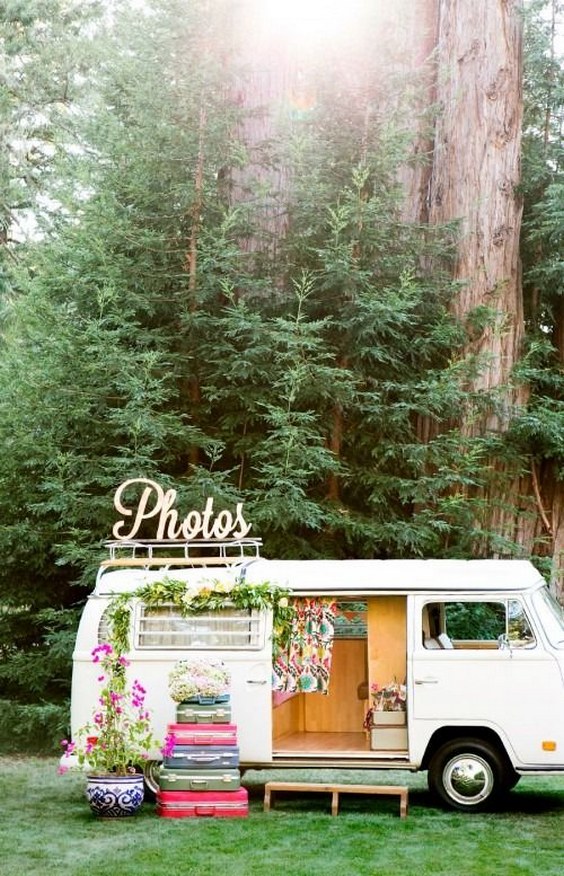 vintage bohemian wedding photobooths