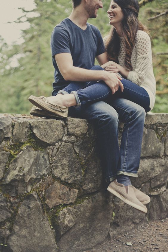 Fall Engagement Photo Shoot and Poses Ideas 2