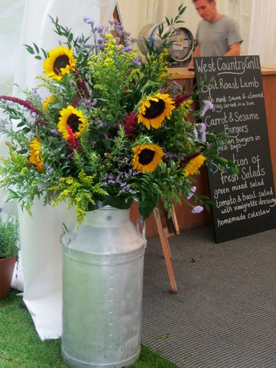 30 Rustic Country Wedding Ideas with Milk Churn 12 IF