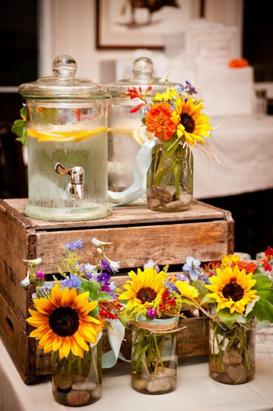 cute rustic wedding centre pieces ideas with sunflowers, mason jars and wooden crates