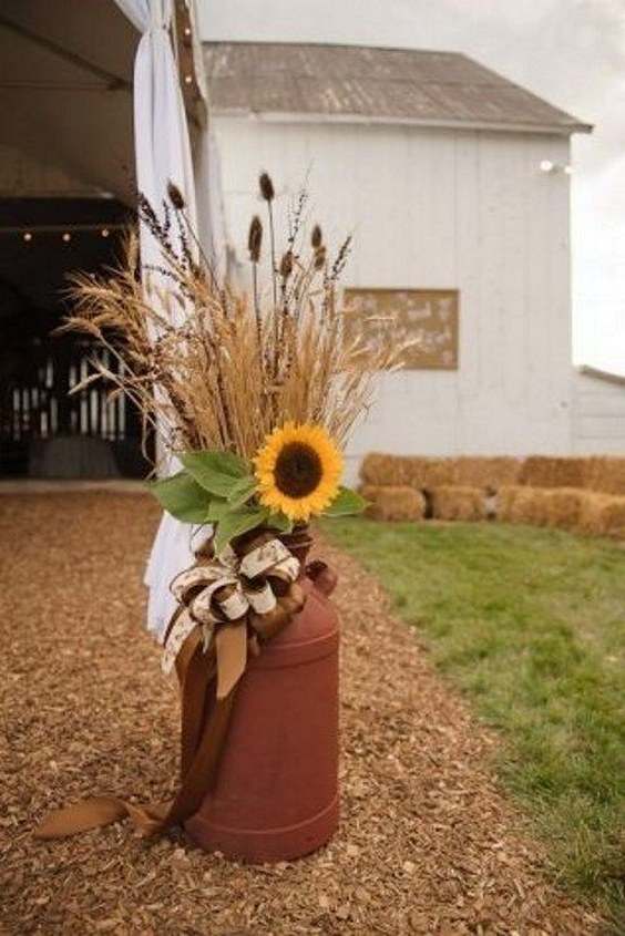 30 Rustic Country Wedding Ideas with Milk Churn 8 fall decorating ideas for front porch