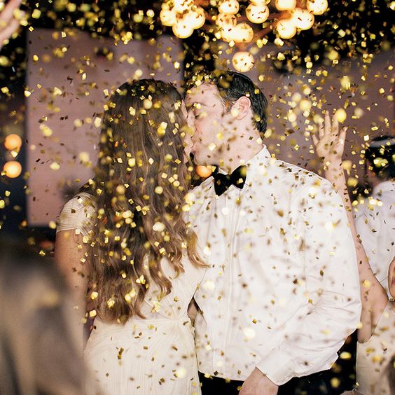 glitter wedding exit toss