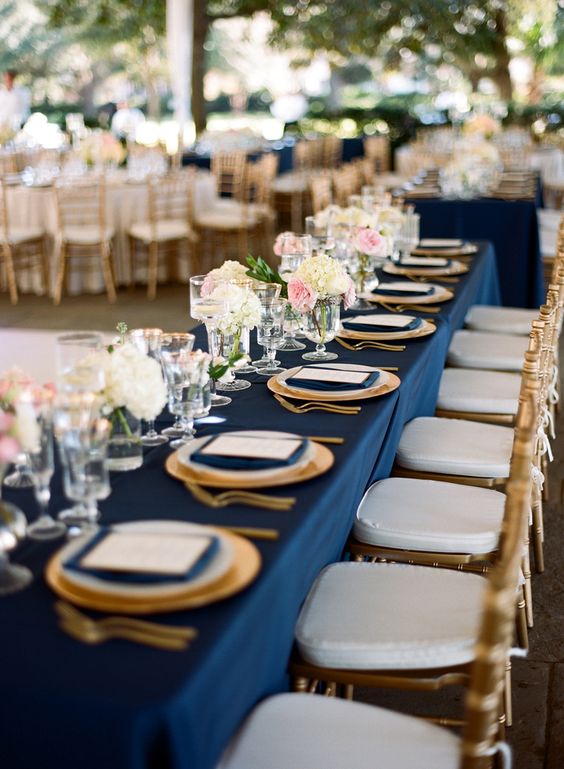 navy blue and gold wedding centerpiece idea