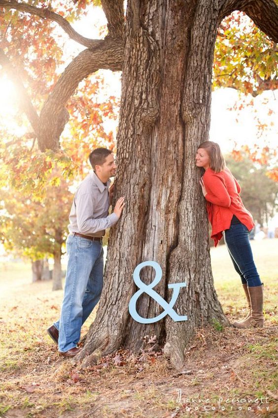 Fall Engagement Photo Shoot and Poses Ideas 18
