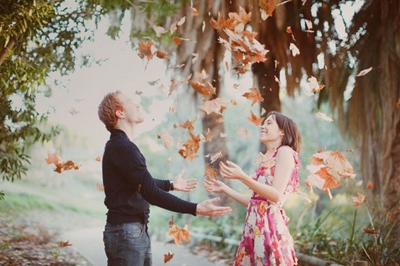 Fall Engagement Photo Shoot and Poses Ideas 37