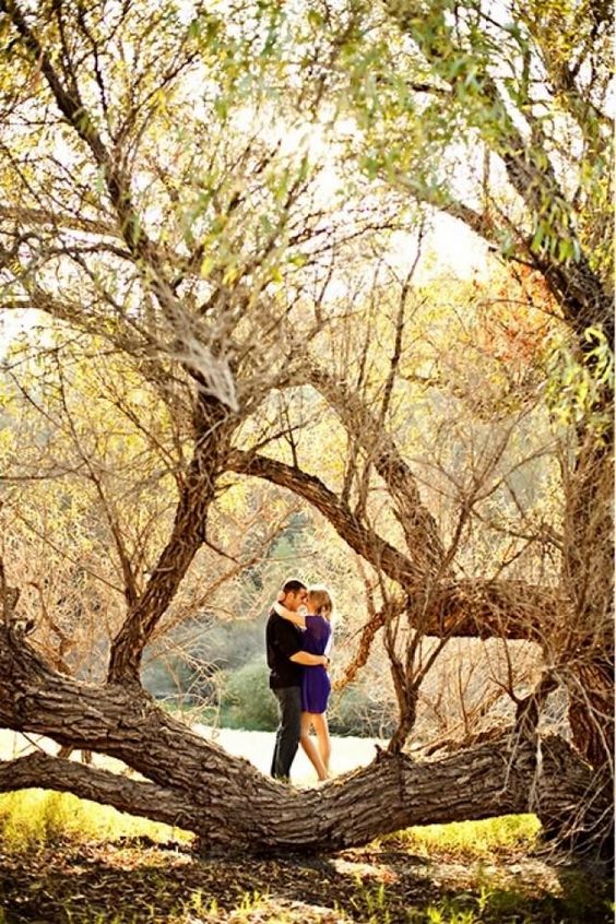 Fall Engagement Photo Shoot and Poses Ideas 5