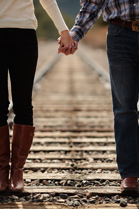 Fall Engagement Photo Shoot and Poses Ideas 59