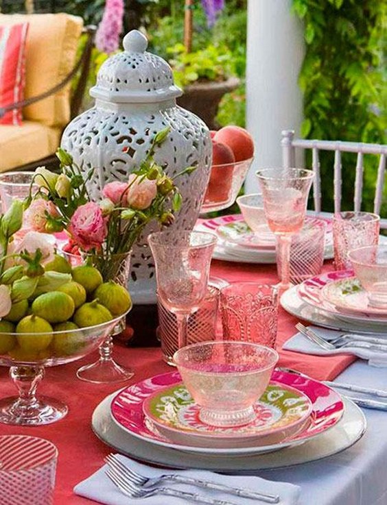 pretty pink tablescape