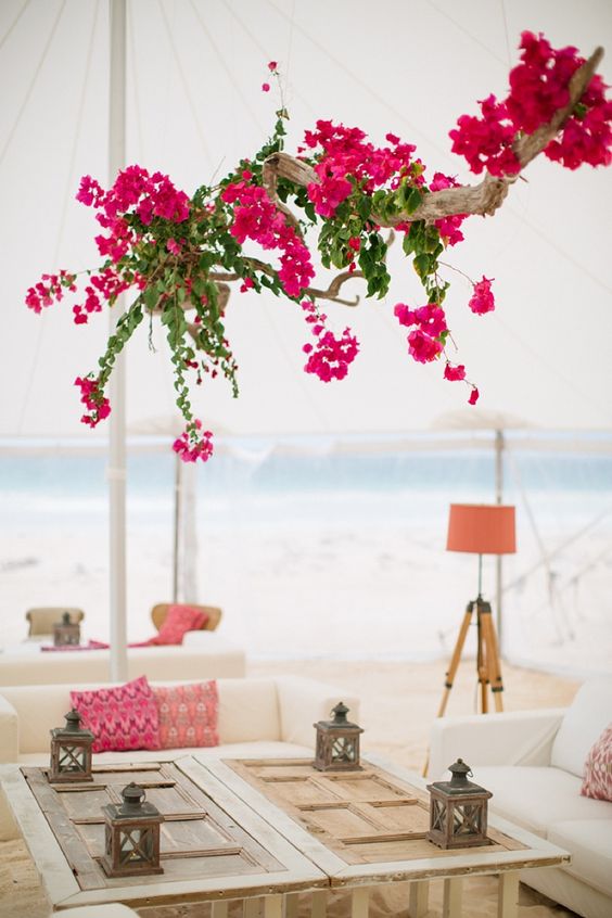 rustic driftwood beach wedding decor