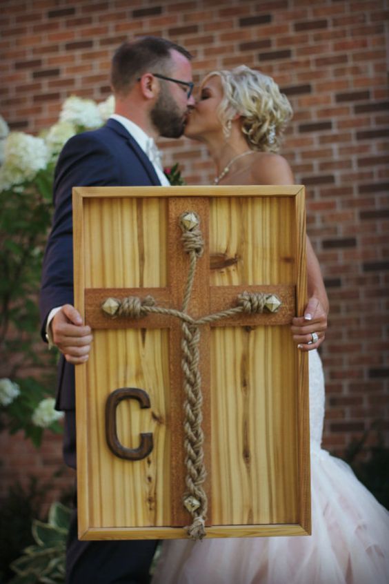 wedding braid made of hand selected western cedar with a 4 inch wide mahogany cross centered