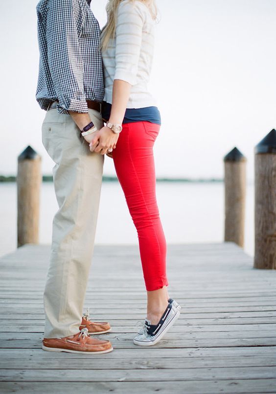Sweet Engagement Photo and Poses Ideas 11