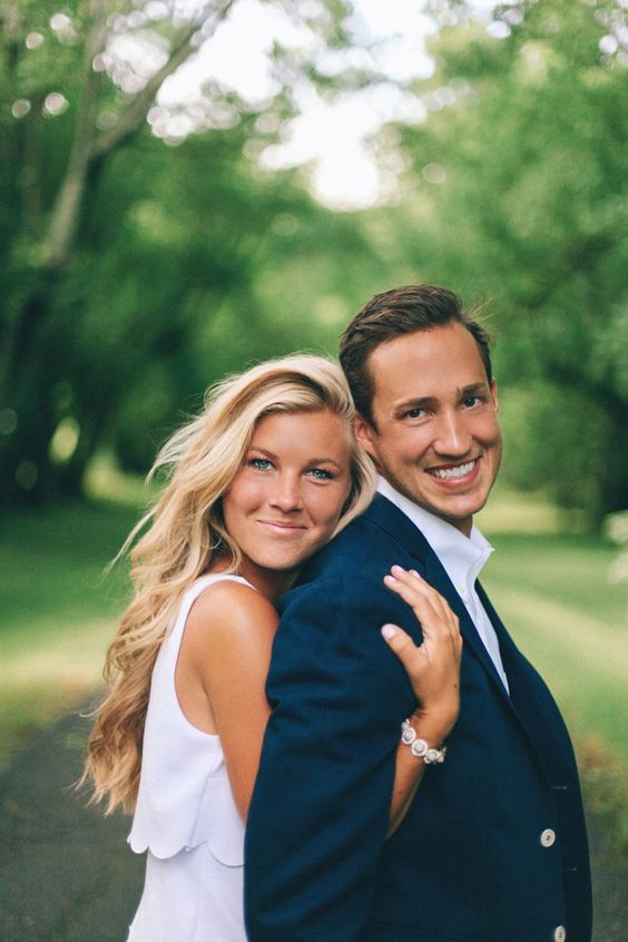 Sweet Engagement Photo and Poses Ideas via Tessa Barton Photography