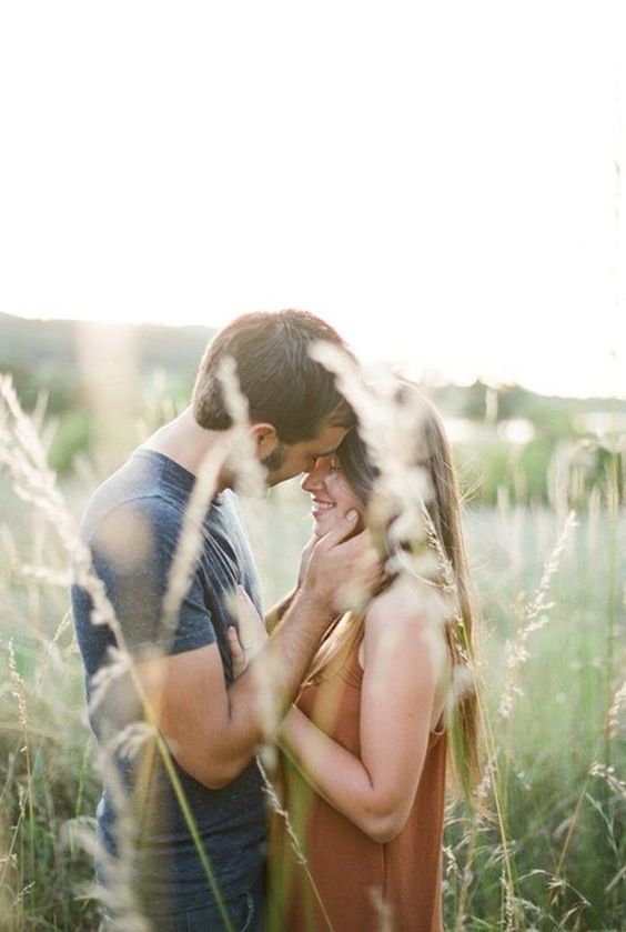 Sweet Engagement Photo and Poses Ideas via Laura Nelson