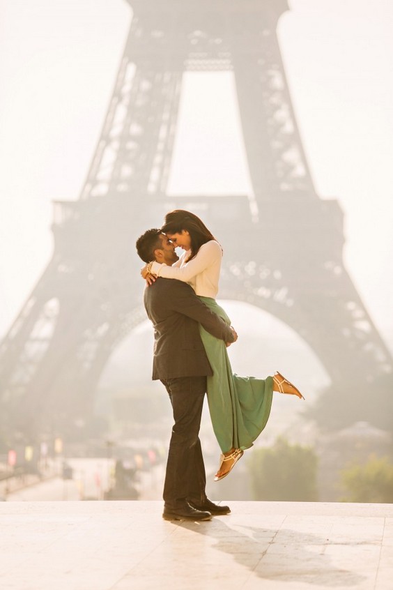 Sweet Engagement Photo and Poses Ideas 27