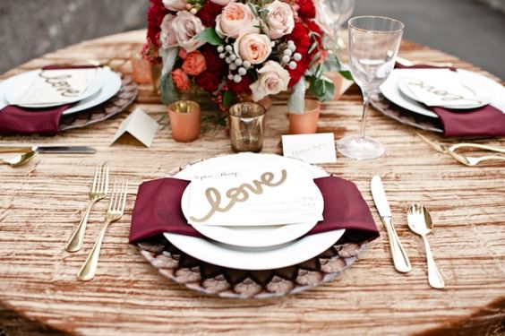 burgundy and rose wedding table decor