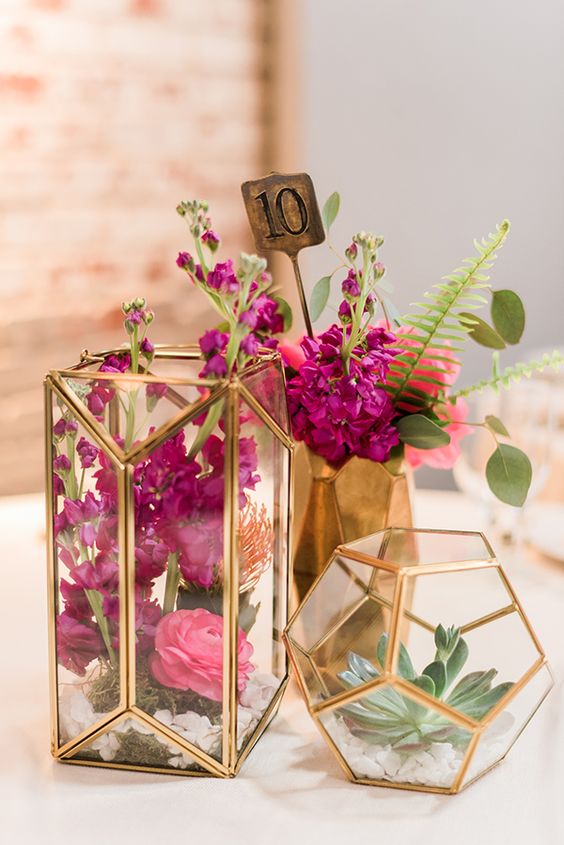 modern gold wedding centerpiece