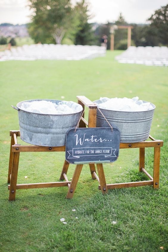 outdoor wedding drink idea