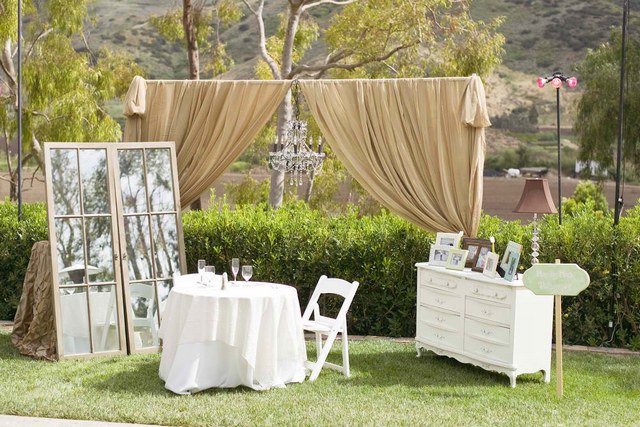 rustic country burlap wedding backdrop